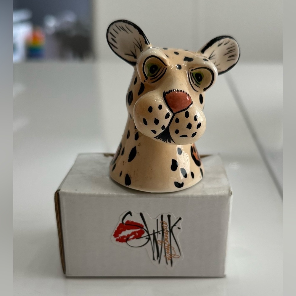 SWAK Lynda Corneille Hand Painted Whimsical Giraffe Bottle Stopper